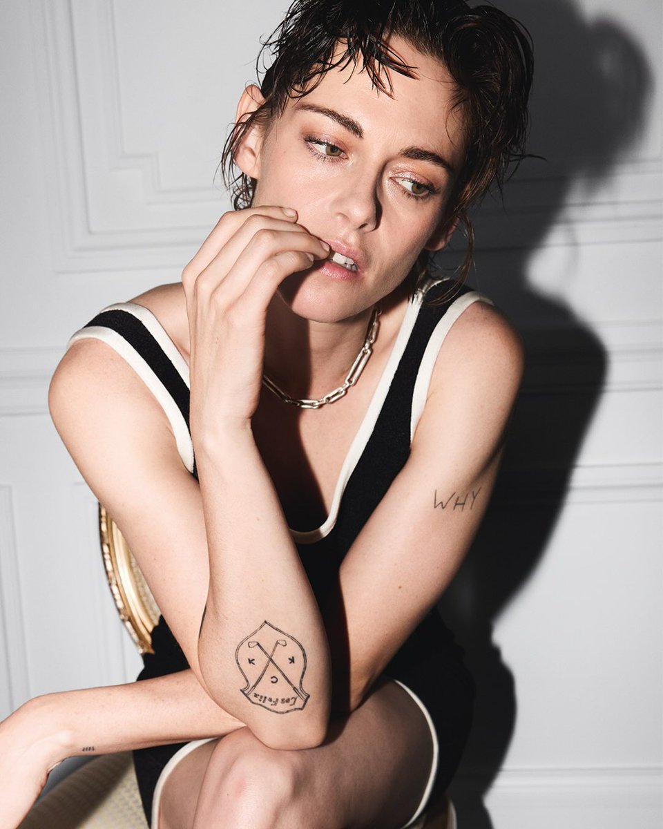 KSBRSite's tweet photo. Kristen Stewart fotografada para a revista d la Repubblica durante o Biarritz Film Festival no início do mês! https://t.co/UV9wW7L1hd