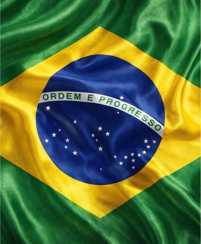 QGdoPOP's tweet photo. 🚨 Lula revela que o Brasil irá se preparar contra interferências externas:

"O país vai assumir, de fato, o direito de ser soberano e tomar conta do seu nariz e estar preparado. Porque não é possível que a gente não tenha noção do nosso tamanho, que a gente não tenha noção da nossa importância, que nós não queremos brigar com ninguém, não queremos invadir ninguém, não queremos guerra com ninguém, mas que nós estaremos preparados para defender os nossos 8 milhões de quilômetros quadrados"