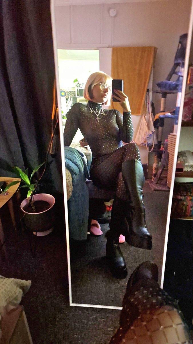 MistressFae888's tweet photo. You know you want to go broke for Me piggy 🐷 💸 

Mistress Fae loves silent senders

@faefeet888 https://t.co/KeRMbj21qM