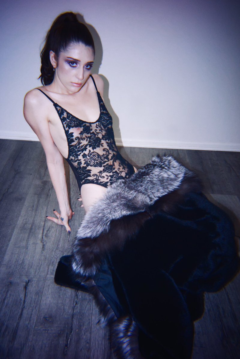 illfuckingshoot's tweet photo. Anna https://t.co/QeE0dPW3Ie