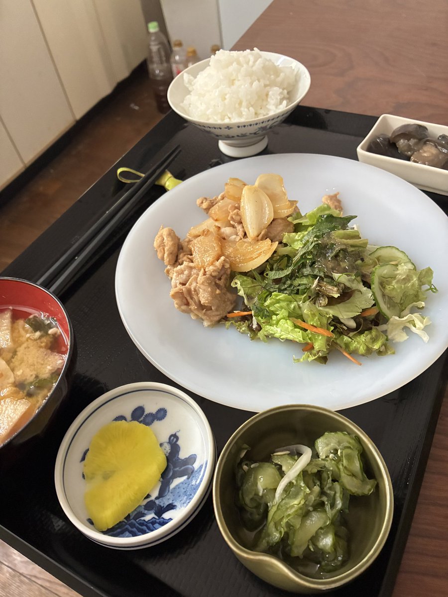 bingoyasuda's tweet photo. 花笑ランチは豚肉と玉ねぎのスタミナ炒め、夏野菜たっぷりにご提供してます♪
#花笑カフェ #花笑ランチ https://t.co/euRe0nYf2h