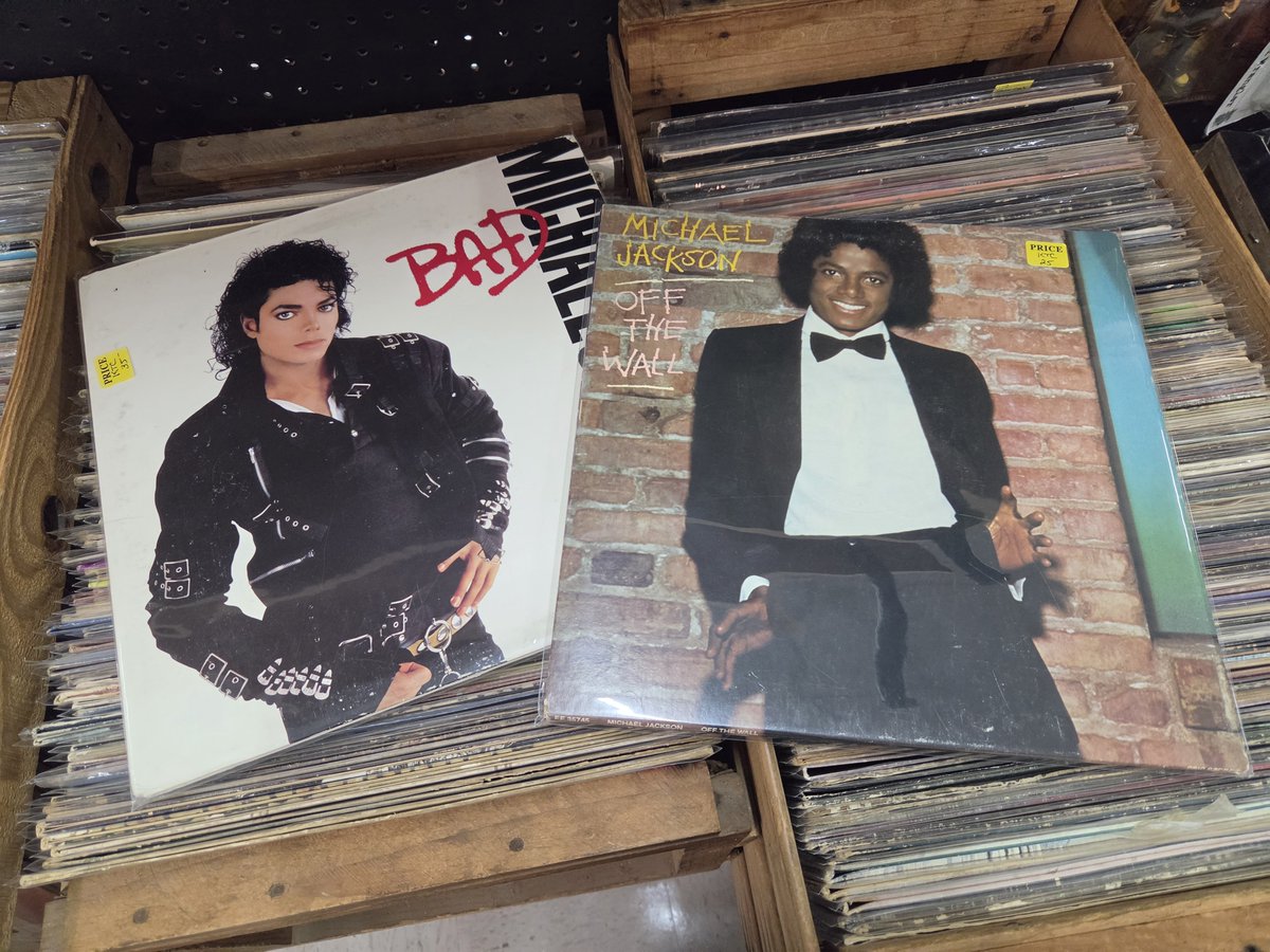 regiuswrd's tweet photo. i love antique stores https://t.co/JRPlqcuKSq
