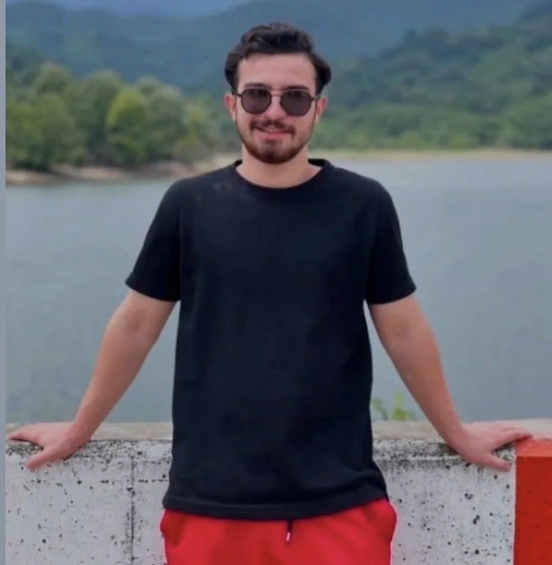 SavakCommunity's tweet photo. Tragically, at the exact time of the morning call to prayer, 23-year-old Mehdi Zarif — a beautiful young man — is being executed in Mashhad simply for taking part in the January 8-9 protests.
@Amnesty @hrw @UNHumanRights @OHCHR @IranHRights @IHRDC
Why are you doing nothing? Why stand by and watch the Islamic Republic’s crimes? Are Iranian lives worth less than Palestinian ones? Why so indifferent to the people of Iran?
#StopExeutionsInIran