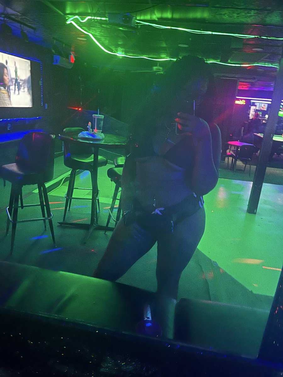 deez_nuts_ho's tweet photo. Yo fav nasty dancer🫣 pull up to suz lemme drop this ass on yo lap😘 #fypシ゚viral https://t.co/1q3iBRaBqB