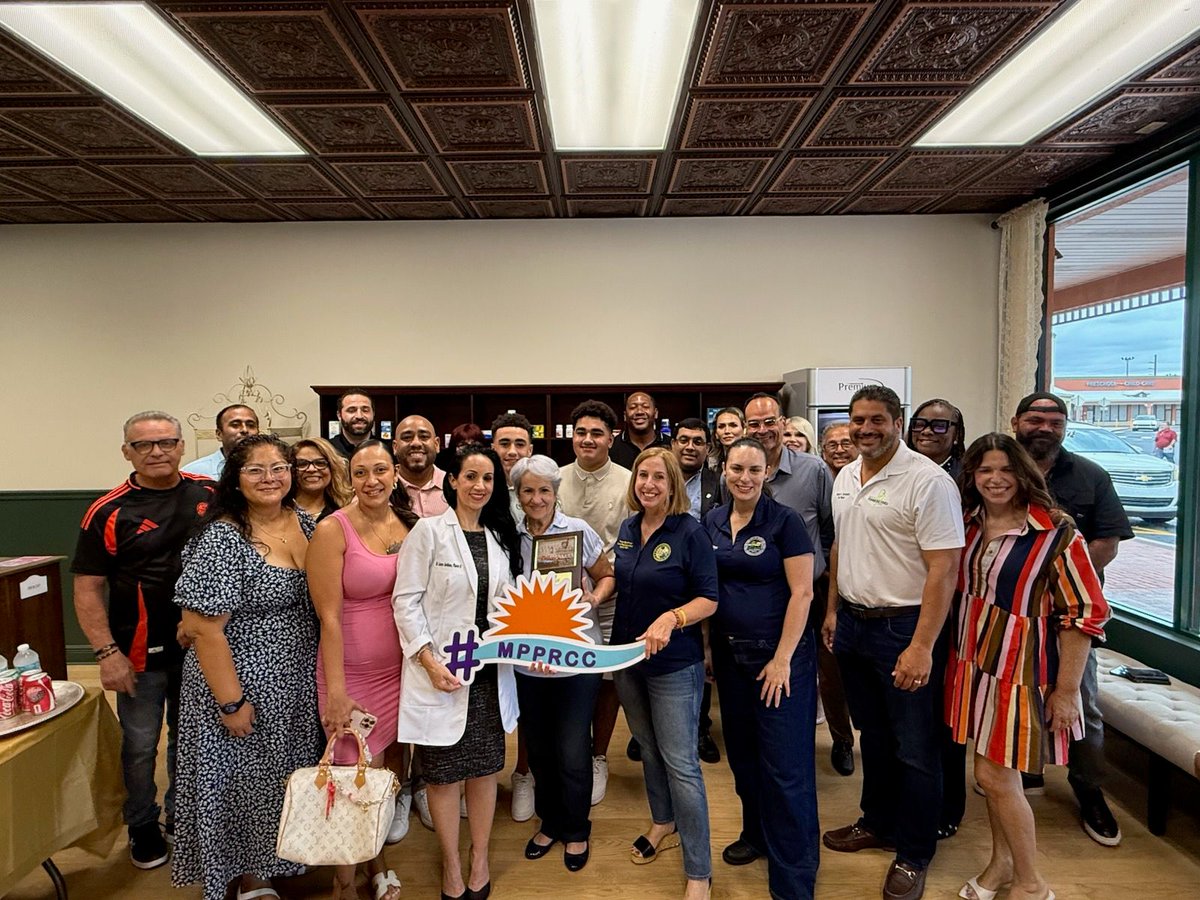 Barbarasharief's tweet photo. Celebrating new beginnings! 🎉✂️ Welcome JJ Apothecary to District 35! Thrilled to celebrate this family-owned pharmacy ribbon-cutting. #SenatorBarbaraSharief #SupportLocalBusiness https://t.co/fxZMbedK5W