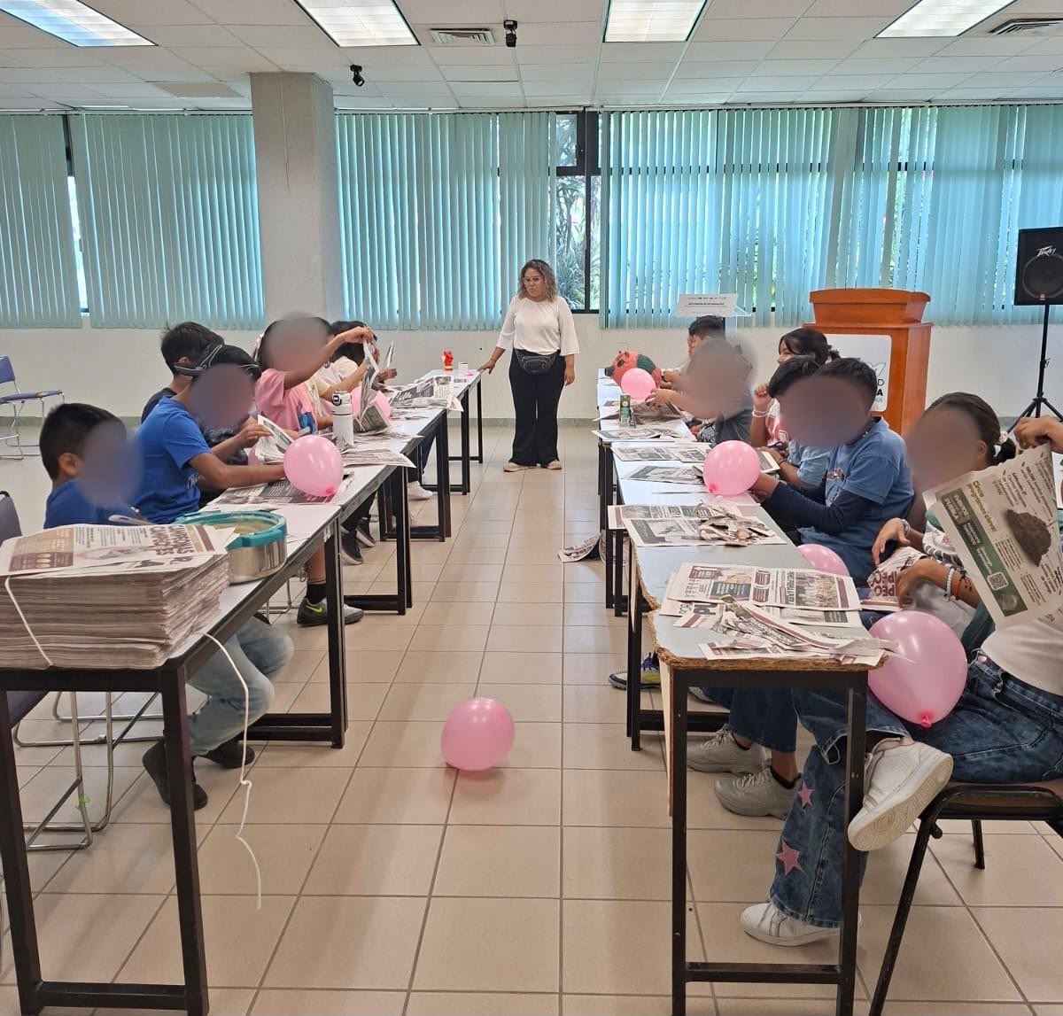 SoyUTIM's tweet photo. ✨¡Arrancaron los Pequeños Universitarios en la #UTIM! 👦🏽👧🏽

Sonrisas, creatividad y aprendizaje en su primer día con talleres deportivos, de tecnología, arte y cultura. ⚽️🎨🥋

Aún puedes inscribirlos. ¡Hasta el 21 de agosto!

#OrgulloVenado 🦌 #PorAmorALaUTIM https://t.co/onGW4dotIs
