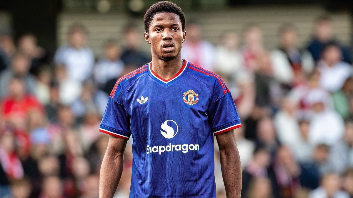Desii_ManUtd's tweet photo. Chido Obi hits the ball like he owns the pitch while Frimpong’s brother barely touches it. Zero first-team games in a year, yet the talent screams louder than any contract clause. United’s bench just found its…
#ManUtd #FootballNews #FanTalk #ManchesterUnited https://t.co/EM41Urkshb