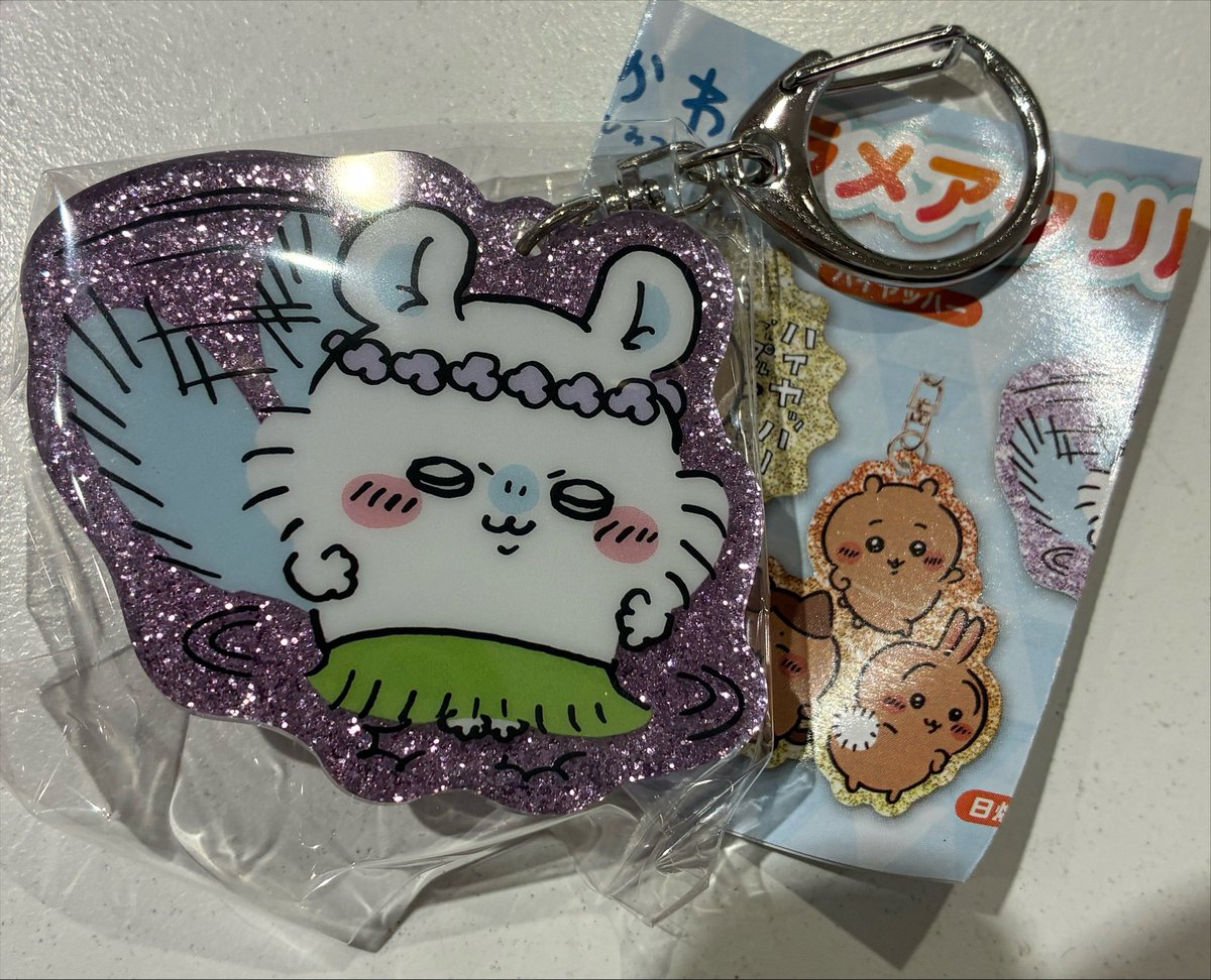 sd_wvl's tweet photo. 【交換】映画ちいかわ ラメアクリルキーホルダー

譲）モモンガ
　　
求）同異種のうさぎ、日焼けトリオ

郵送交換希望です。検索からでもお気軽にお声がけ下さい。よろしくお願いします。 https://t.co/JrDbRoMzZH