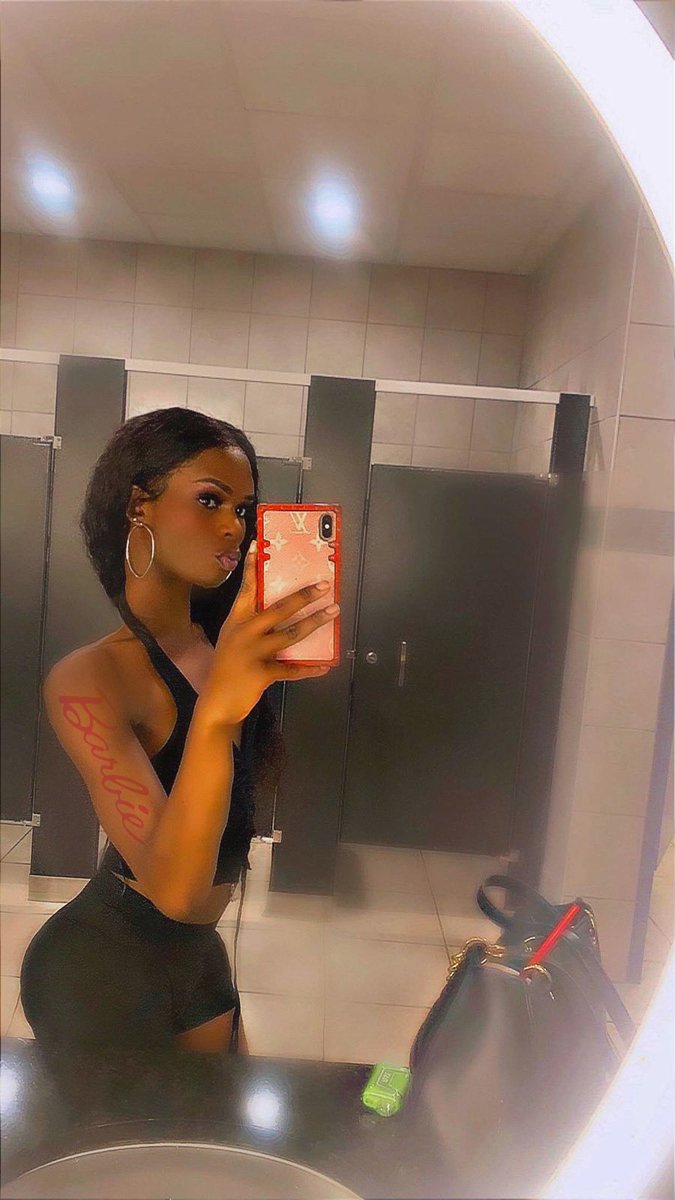 Itsbarbiekin's tweet photo. Barbie’s kinfolk 

-vibesss n planet fitness https://t.co/3sReOGu7vq