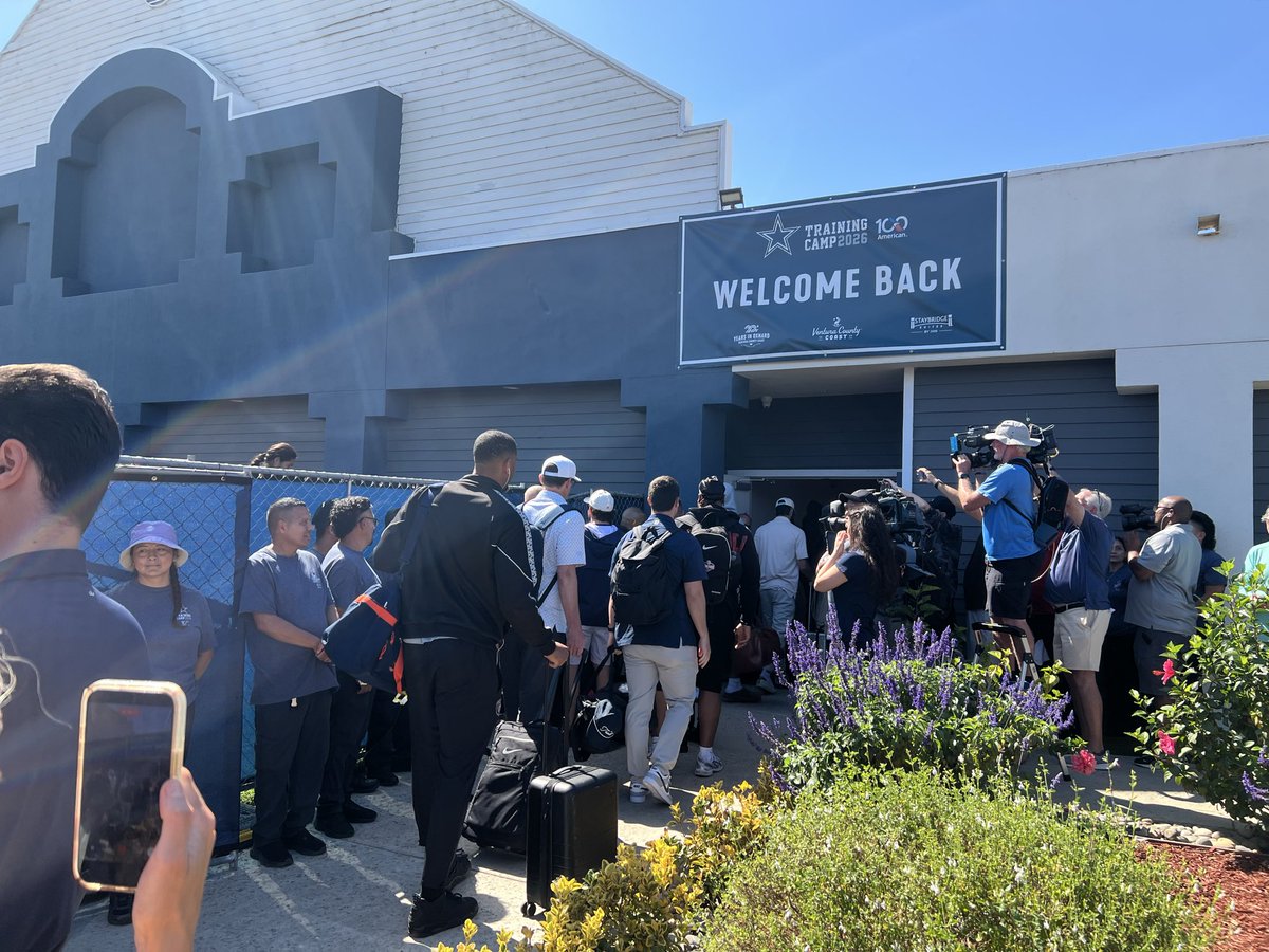 calvinwatkins's tweet photo. The Cowboys are in Oxnard. https://t.co/TJeUyTSNoo
