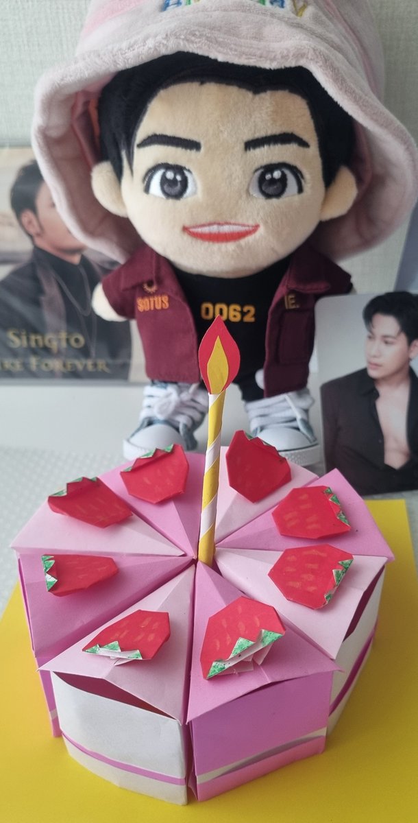 lovesingto14's tweet photo. 우리 싱토왕자님의 생일을 진심으로 축하해요~🥳🥳🥳 오늘 하루 그 누구보다 행복하고 즐겁게 보내고, 우리 싱토왕자님이 바라는 소원 모두 이뤄지고, 앞으로도 꽃길만 밟길 바랄게요~🙏🥰 우리 싱토왕자님을 영원히 응원하고 좋아할게요~🥰🦁 💛🫶

#SingtoBD2026
#SingtoPrachaya 
@stjinx_maya https://t.co/SzS5lTUwbz