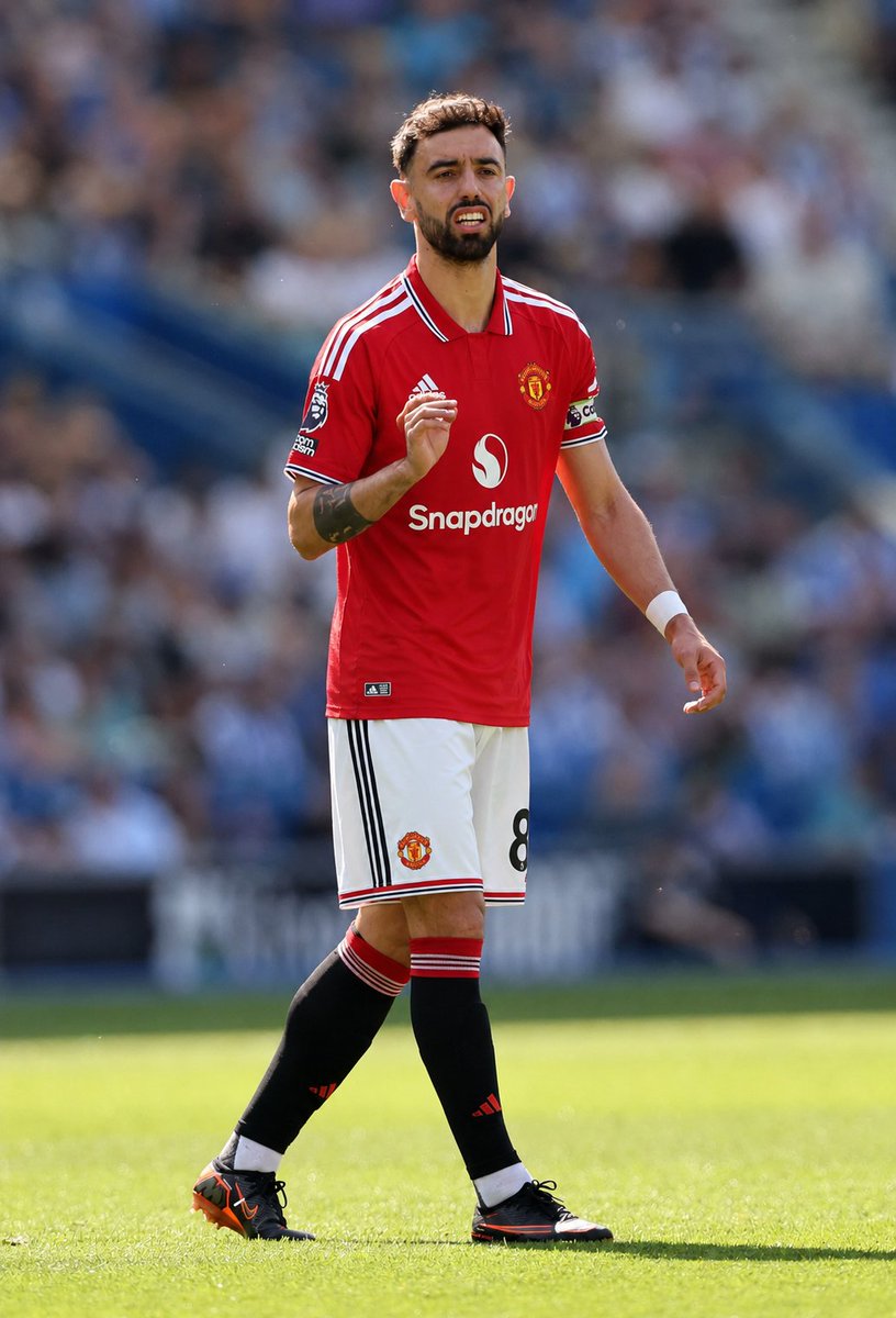 lapsus_russus's tweet photo. @TouchlineX Who in adidas though making the stripes wider looked good? https://t.co/216T9MdzfX