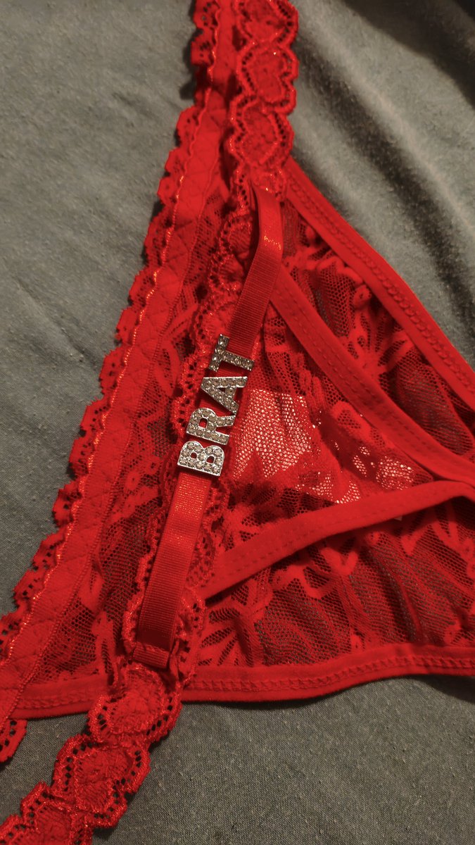 Ellie1590's tweet photo. Just so everyone knows what I am when these poke out the top of my trousers 😜💋 https://t.co/lISapM66L6