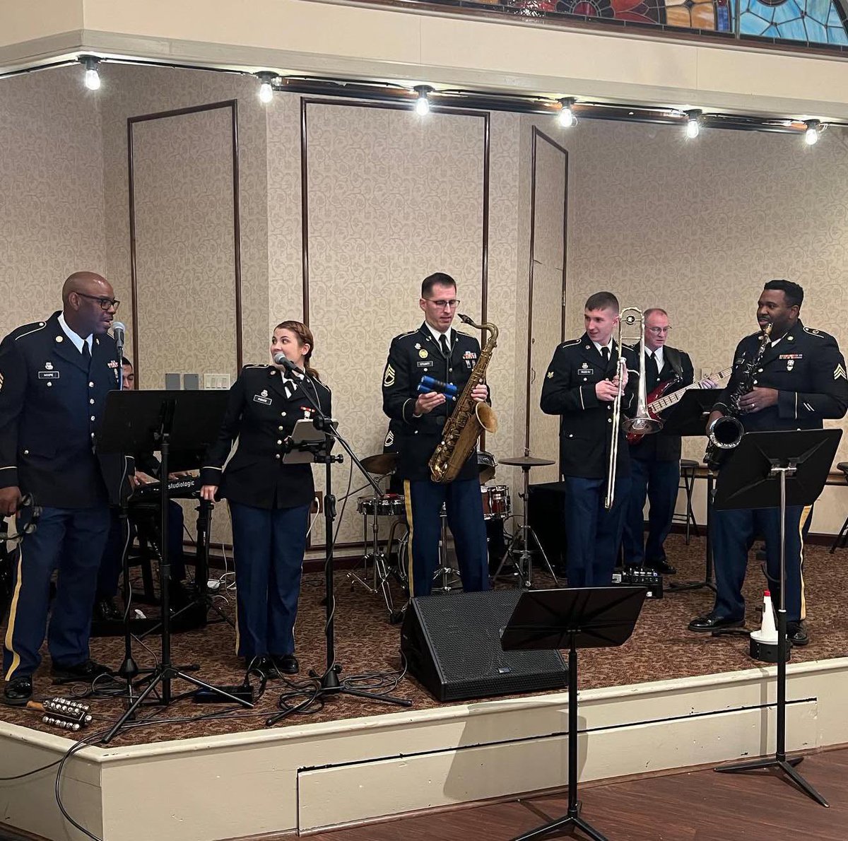 salinarenee44's tweet photo. What I love most about my job is when I get on stage with my band men to create sweet melodies🥰😇. #usarmy #armyvocalist #bandmen https://t.co/hGpGN2AeX4