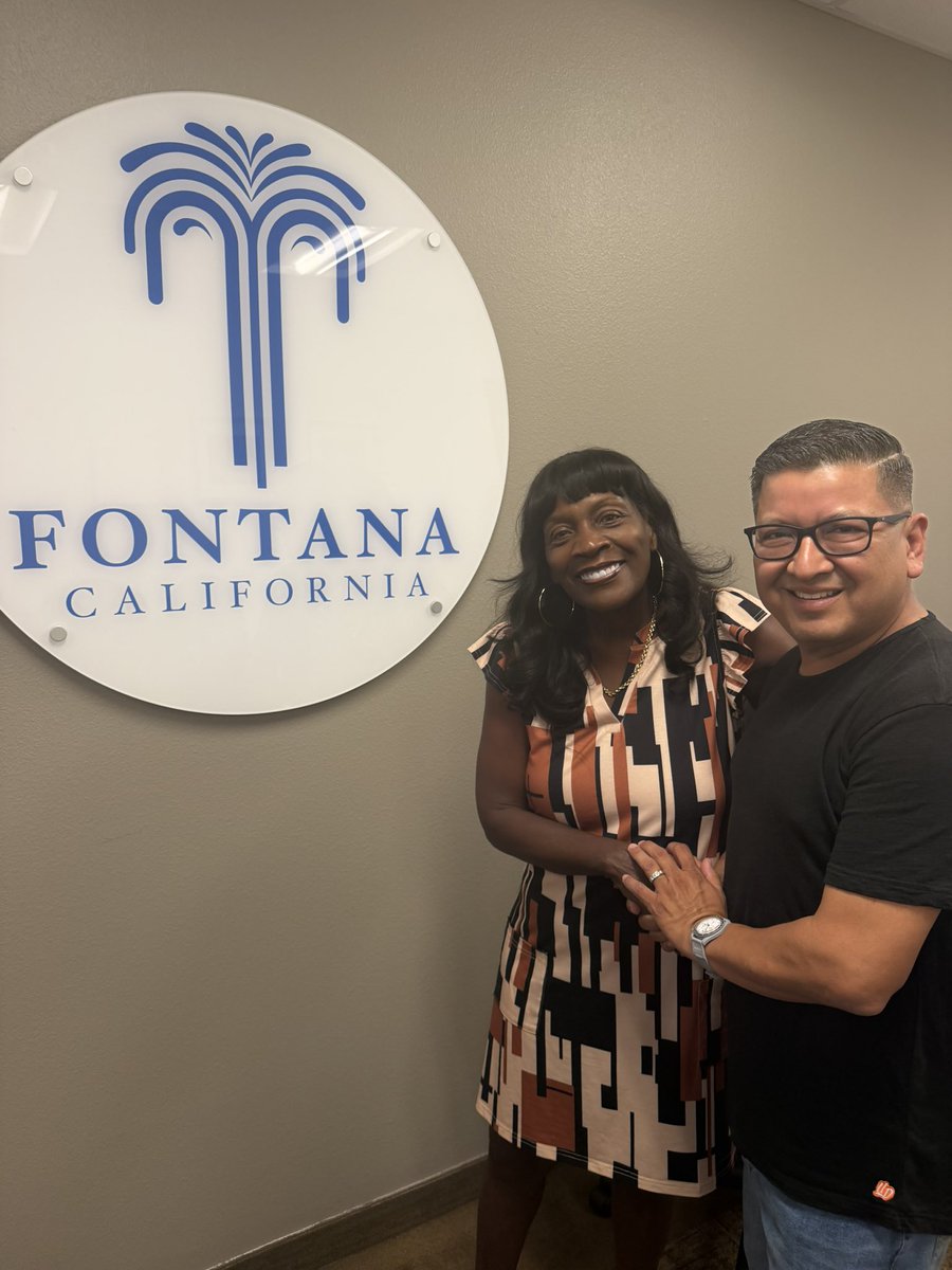 AcqieWarren's tweet photo. Today, I officially filed my nomination papers for another term as Mayor of Fontana.
I’m honored to continue serving the city I love. Thank you to Supervisor Jesse Armendarez for your friendship and support.
Team Fontana 2026 is ready. Let’s Do It Again!
#mayorwarren https://t.co/dUr2QRAlie