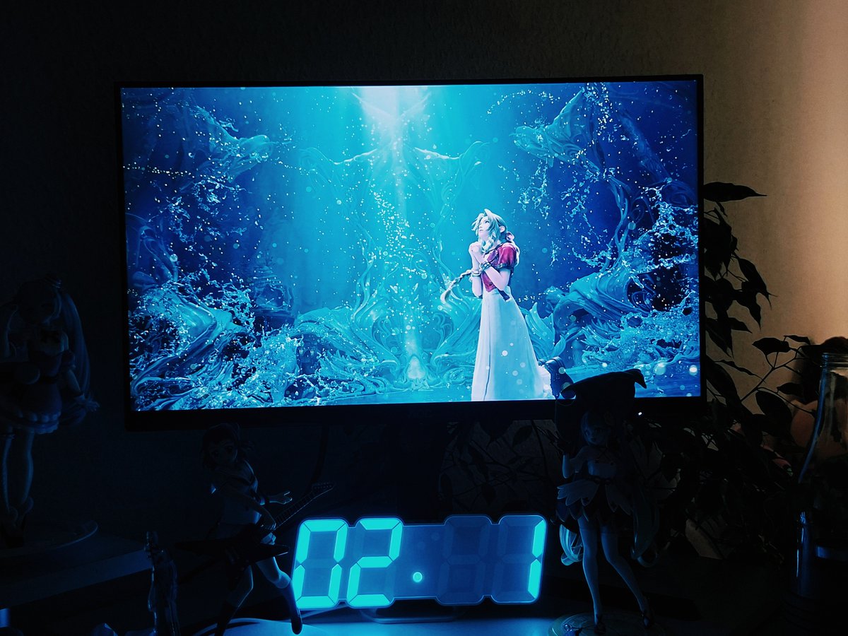 dearestjackie's tweet photo. second monitor set up 💗💗 https://t.co/Ede7JNYX5O