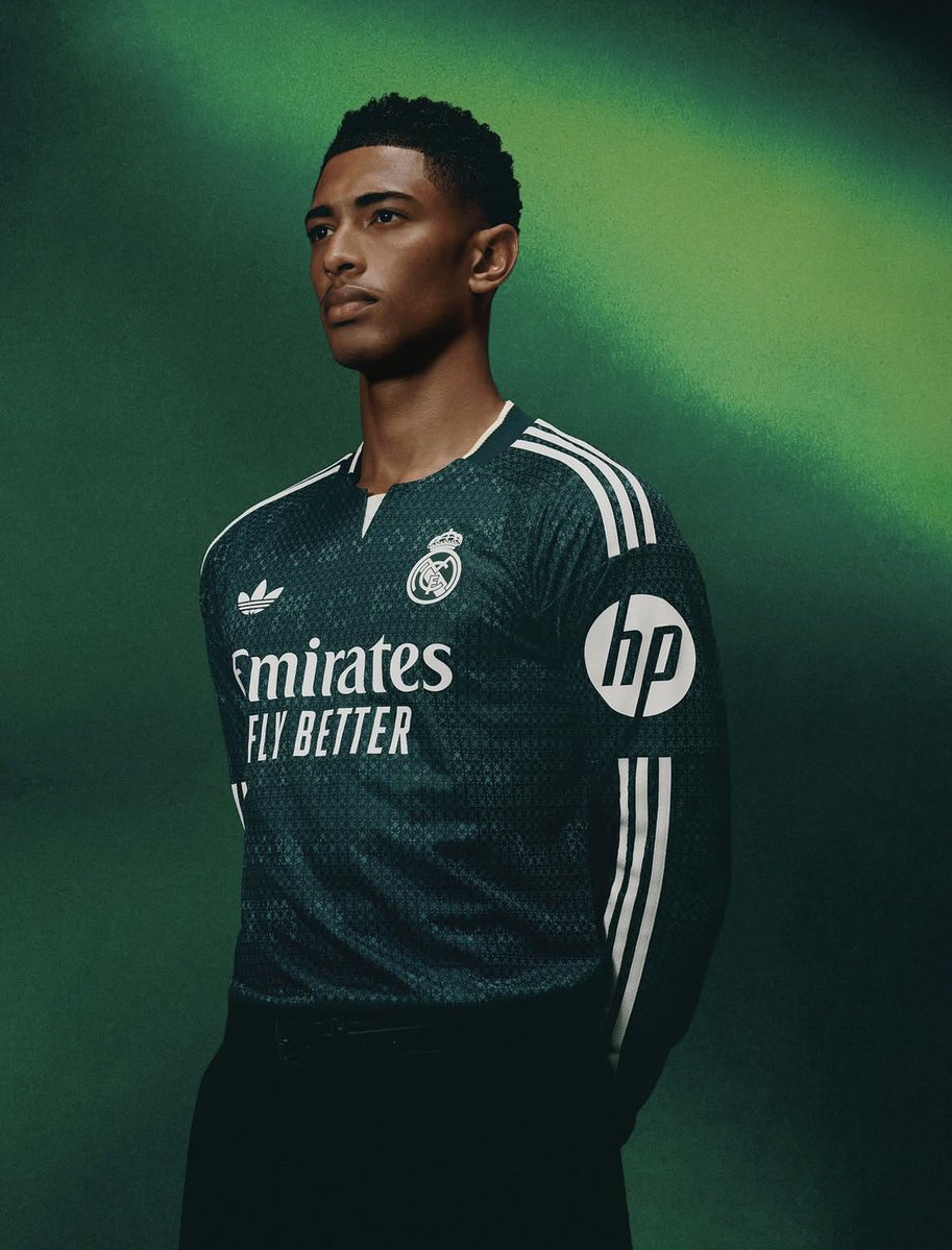 erlinghams_'s tweet photo. #healing cuz i’m learning about club football the way i learn about new kpop groups 🥰🥰🥰 look at the concept photos guys 🥺🥺 https://t.co/FiUv6UVaeN