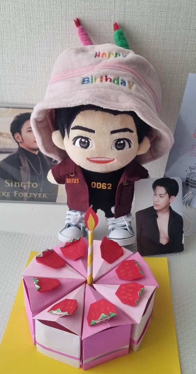 lovesingto14's tweet photo. @stjinx_maya 처음으로 색종이로 케이크를 만들어봤는데 너무 귀엽고 예쁘다🥰 🎂 🍰 https://t.co/hKS9ZQLEip