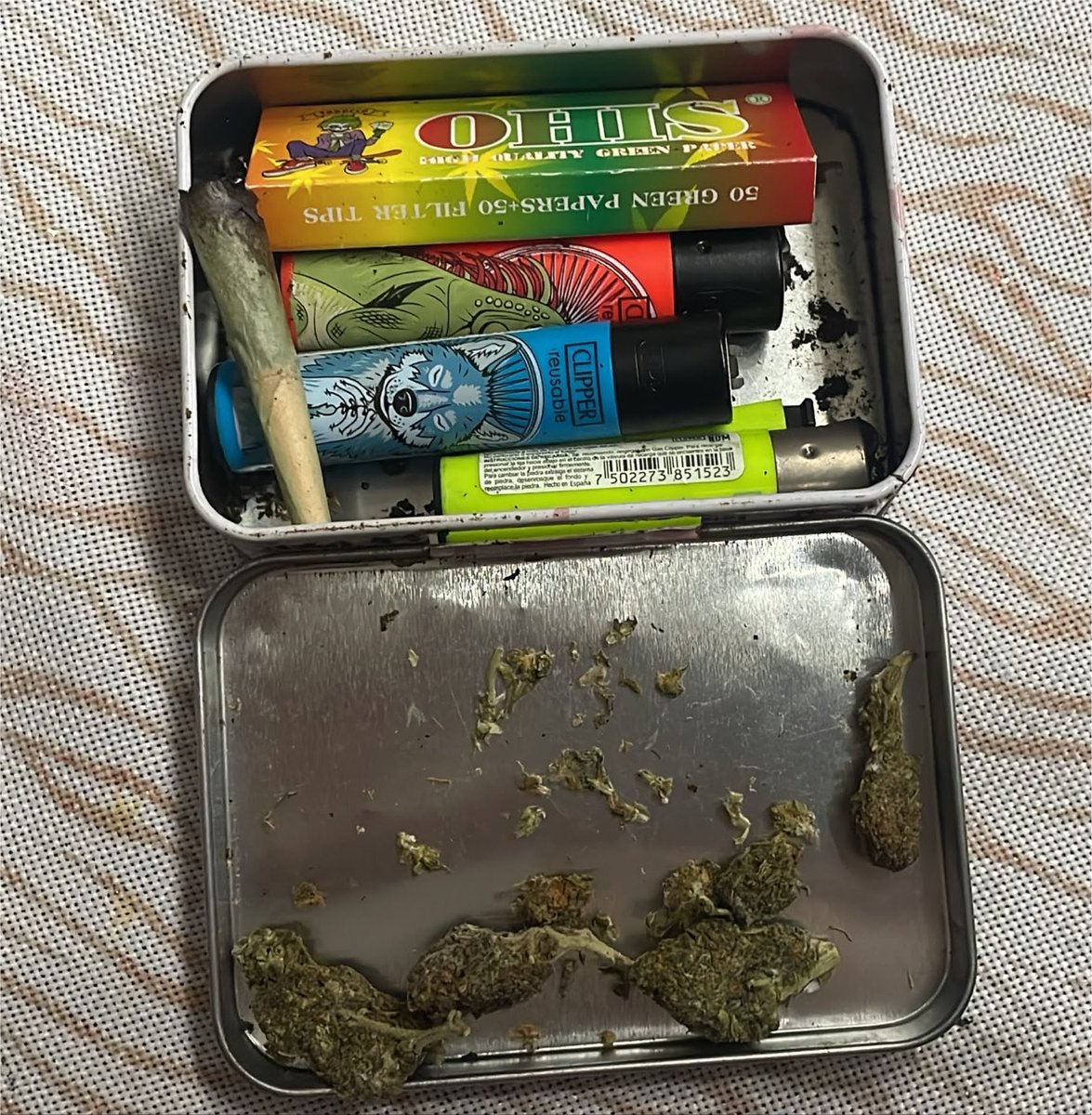 whoisdaii's tweet photo. lo único q necesito para salir a la calle https://t.co/xkKmpjtxQe