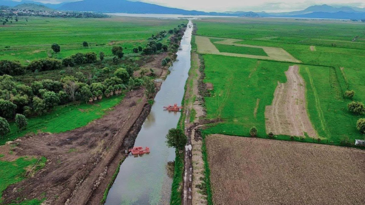 Portal_Mich's tweet photo. Consolidan rescate del lago de Pátzcuaro con obras en canal Erongarícuaro https://t.co/SnPiqKbZOD https://t.co/TcEgifTjt7