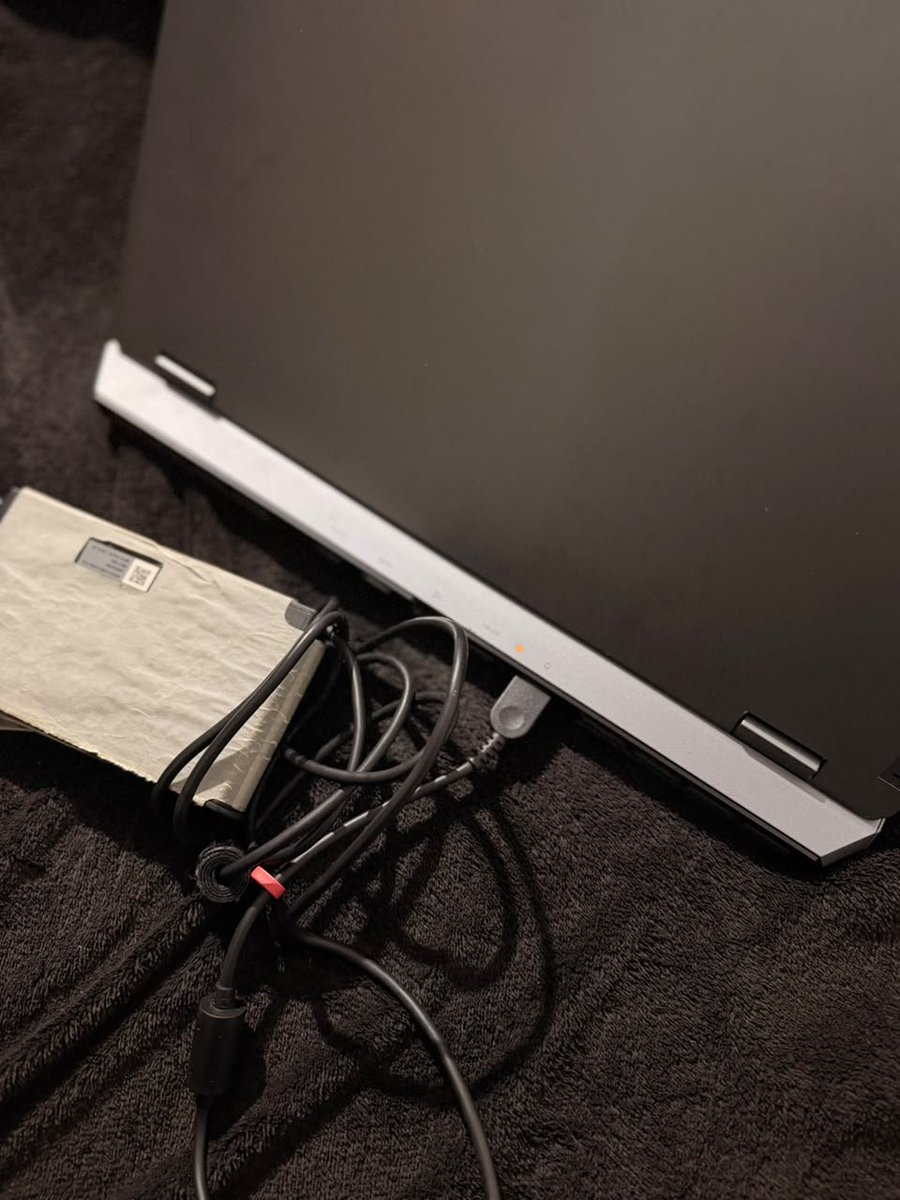 david45278's tweet photo. Alguien que quiera una netbook 
Modelo: loq 15iax9
1136515654 https://t.co/r2bdCr0wrT