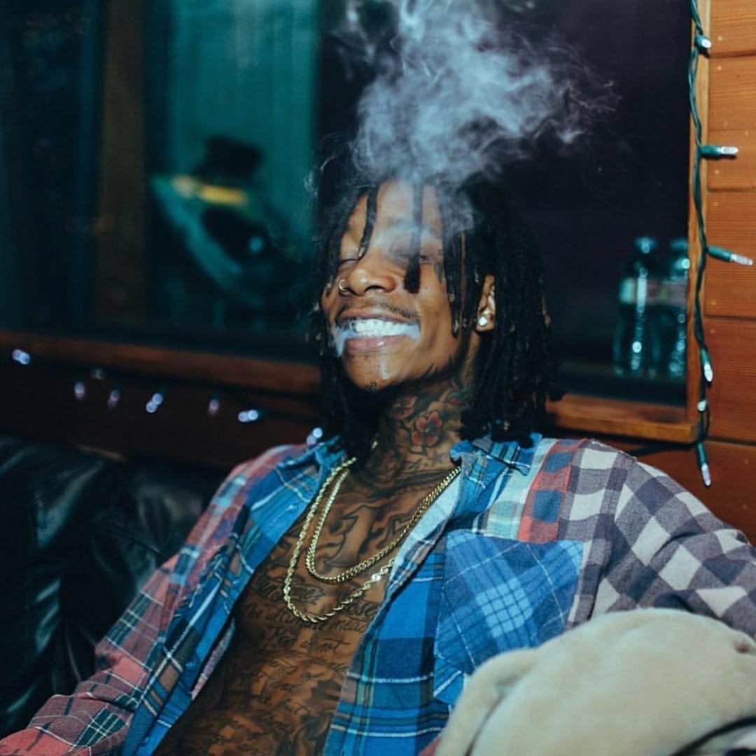 canabisbrasil's tweet photo. 🚨 VEJA: O RAPPER AMERICANO WIZ KHALIFA REVELOU QUE FUMA EM MÉDIA 40 BASEADOS POR DIA 😳

“NÃO HÁ NENHUM RISCO PARA A SAÚDE… A NÃO SER FICAR DESCOLADO ATÉ A MORTE.” https://t.co/qoKqHN8PMz