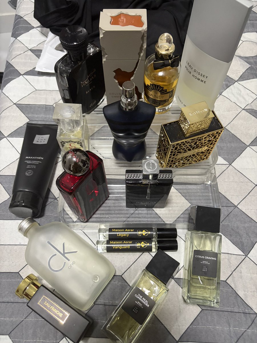 fadaredcanids's tweet photo. @camarada_wood Camarada, pode me indicar alguns perfumes? (pelo menos 3) que você acha que faltam na coleção.
Um abraço de Belém/PA https://t.co/S7mzVPBkbq