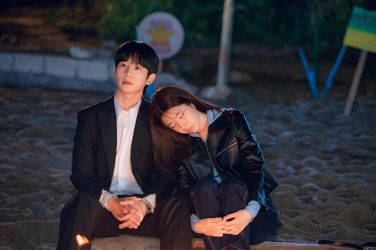 NetflixKR's tweet photo. 달콤하고도 위험한 ‘엿’같은 케미의 시작 💖

설렘 찐득 로맨틱 코미디 <이런 엿같은 사랑>, 8월 7일 공개. 오직 넷플릭스에서. https://t.co/ggVRmml5l9