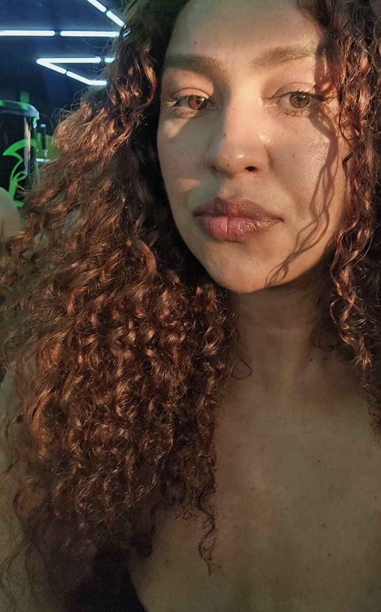 Julia tweet media