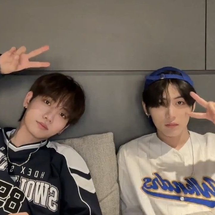 norisushee's tweet photo. ritsu's SO back, soulmate connection complete once again ♾️ me encanta tenerte conmigo https://t.co/UBgRHiLze8