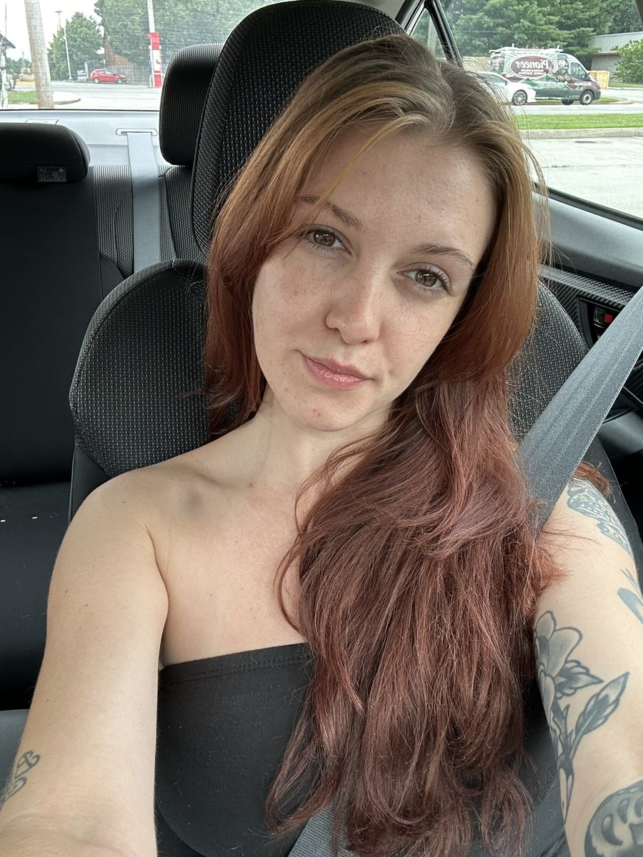 Godlolaxxx's tweet photo. Draining you dumb foot freaks all day and night longgggg today 😘

Findom Feet Soles https://t.co/8ozDxFlmLa