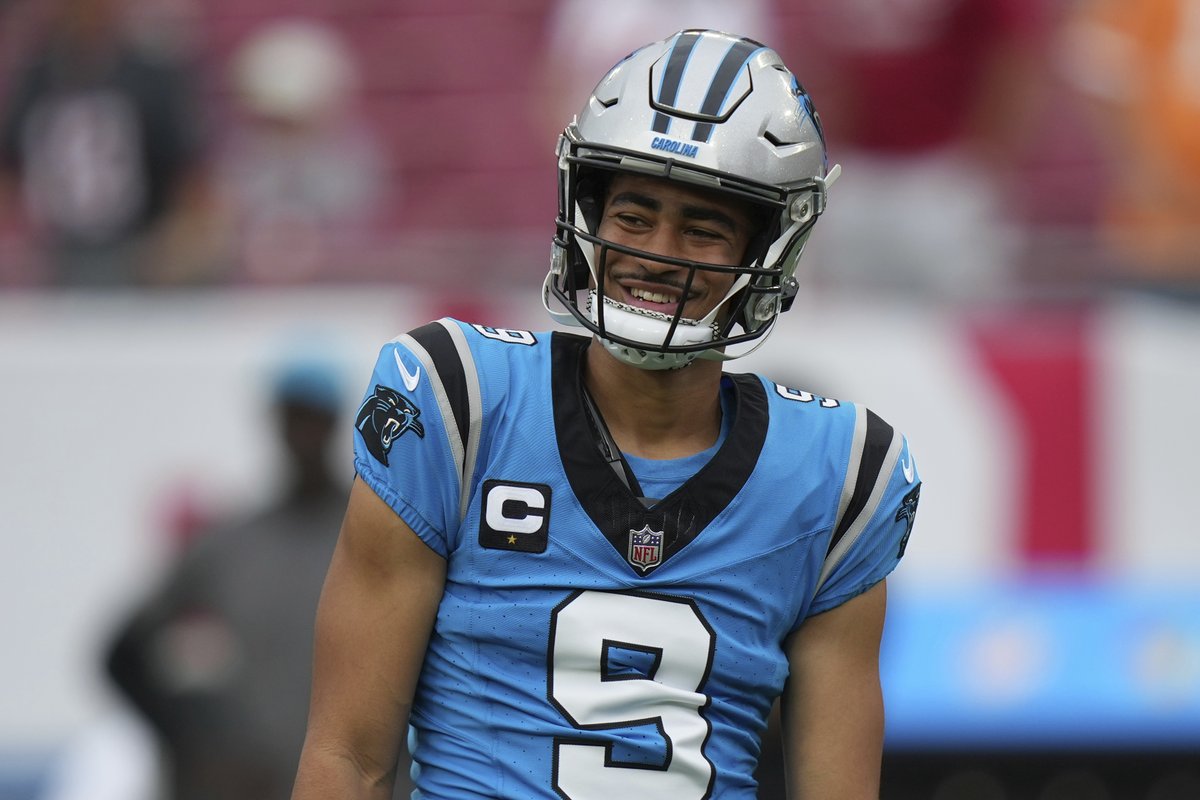 FanDuel's tweet photo. Which QB would you rather have on your team heading into next season?

❤️ for Bryce Young
🔁 for C.J. Stroud

#KeepPounding | #HTownMade https://t.co/7sJsK7XCGE