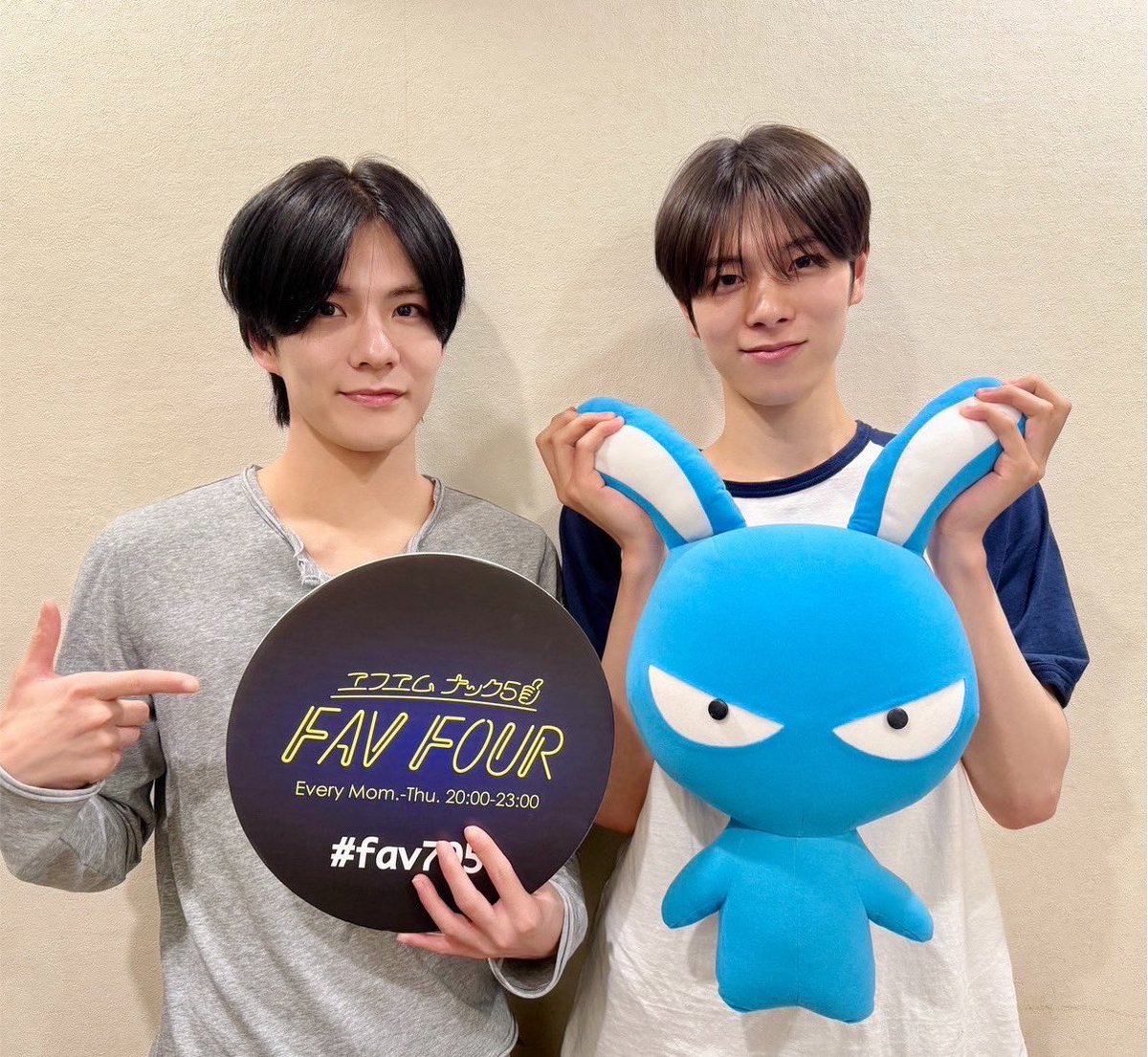 chanmini25's tweet photo. 仲里かなり匂わせてきてる🥺
コミューンも、、、、
 #DXTEEN  #福田歩汰 https://t.co/EAHIqaVEah