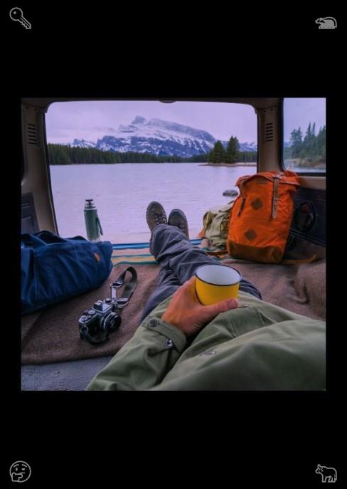 cperezp42's tweet photo. 💫Eleanor shows up, toting lemon bread, the book, and a fresh stone—this one is blue, reminiscent of the lake, with a white streak that mirrors the clouds—and she settles in with her companions, who are already lounging on the picnic blanket, eagerly anticipating her arrival.9 https://t.co/5sgeakEiga