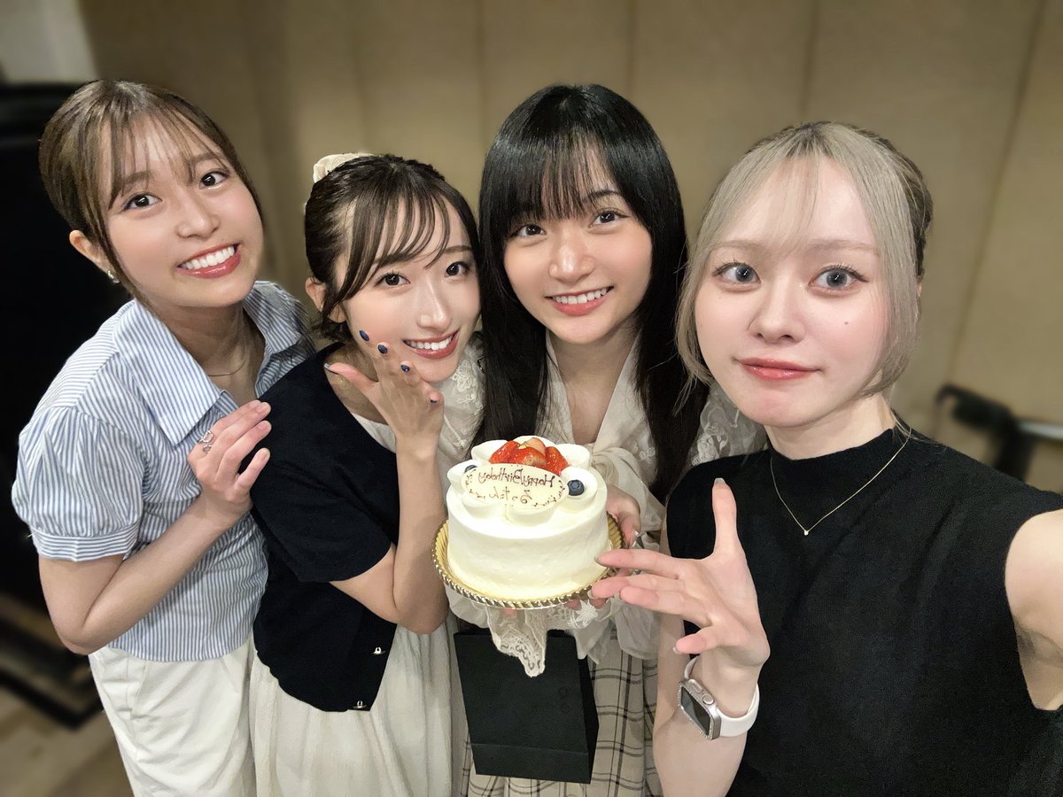 misatohirase's tweet photo. おはよ🔅

今日は椎名るかちゃんのお誕生日🪽
なので昨日のリハでお祝いしたよん👍🏻◝✩
るったんお誕生日おめでとう♡
変わらず綺麗な歌声で耳幸せだし相変わらずかわいい😮‍💨素敵な一年になりますようにっ🫶🏻
当日よろしくねえ☺️

#MST まであと5日🪄
🗓8/2(日)
📍GOTANDA G4
🎫https://t.co/f9Q5W3UGyV https://t.co/Xg0y5LPf1F
