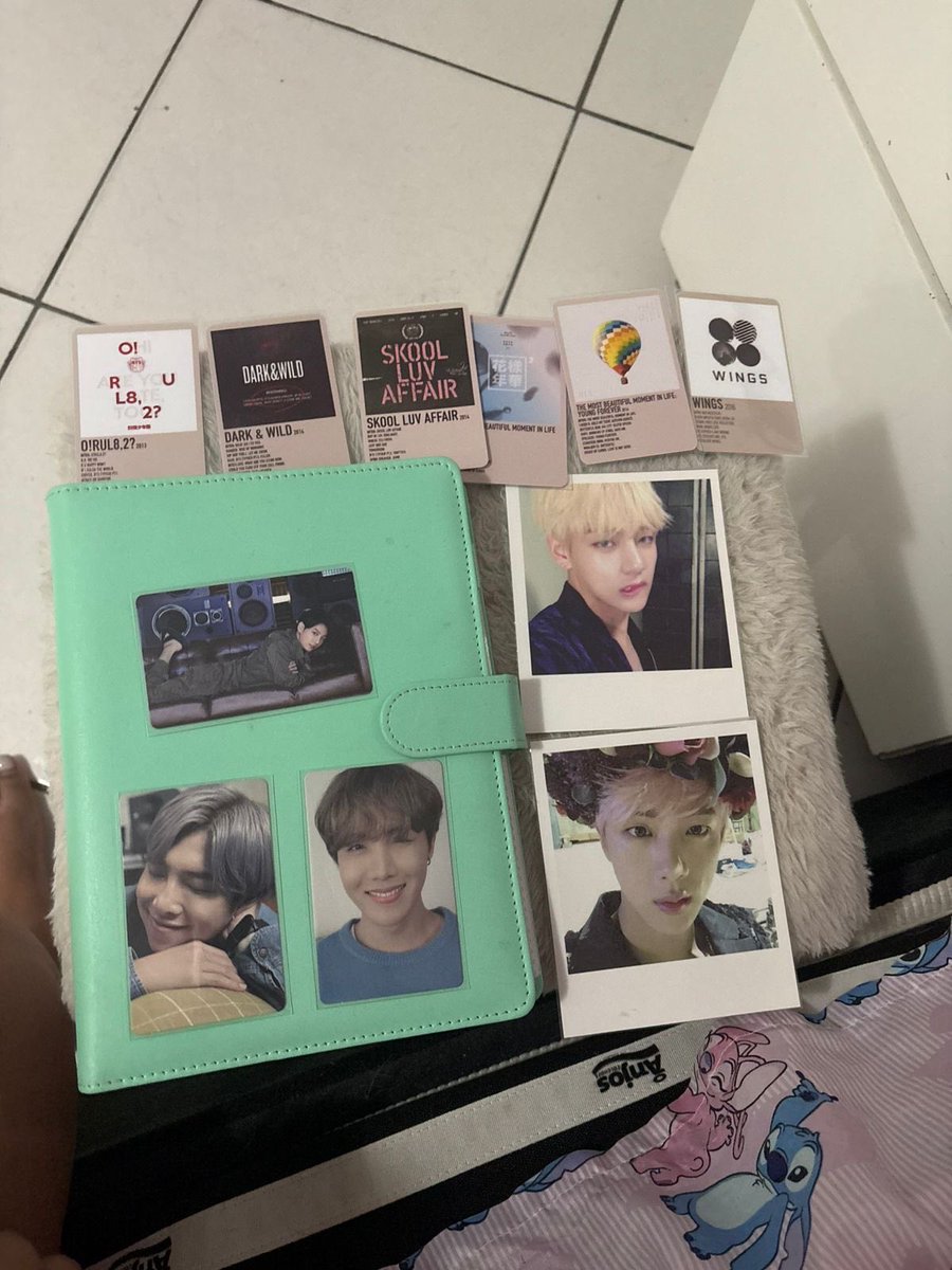 YuNabi0907's tweet photo. ‼️‼️VENDO TUDO QUE ESTÁ NA FOTO‼️‼️

Todos os Photocards 
O binder já com folhas 

R$150

‼️PHOTOCARDS ORIGINAIS ‼️

Palavra chave ( compra , venda , troca , BTS , Jungkook , Taehyung , V , Namjoon , hoseok , Jin , #bts #jk #rm #v https://t.co/nBh3VvmI9Q
