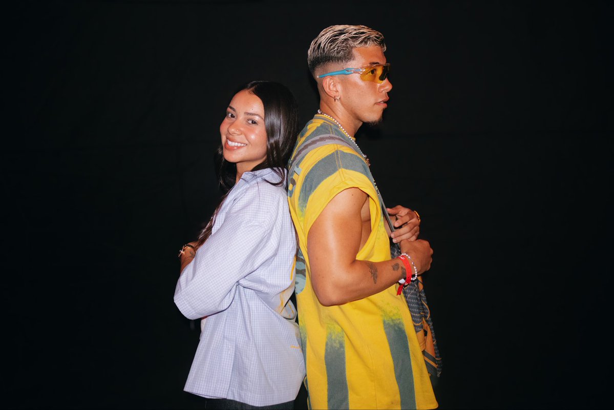 pineappIeg's tweet photo. Bicep al fallo 💪🏼 + Dando piña 🍍 https://t.co/FCAgindqeZ
