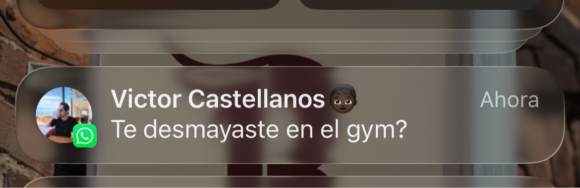 angelbl_'s tweet photo. La digo al enano que es mi primer día de gym: https://t.co/ErCAcpIGH0