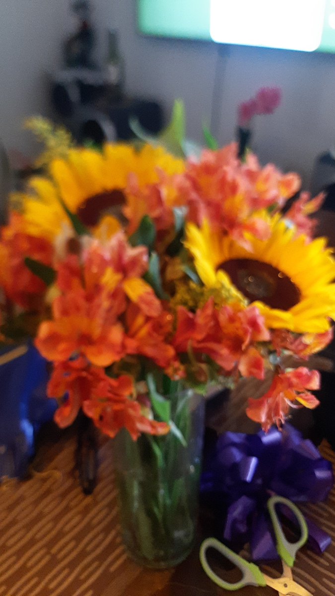 mariaaaa360's tweet photo. Llevo dos días llorando completamente, nunca habian hecho de mi cumpleaños un día taaan lleno de amor y de detalles 🌝 https://t.co/YQOXxWhmis