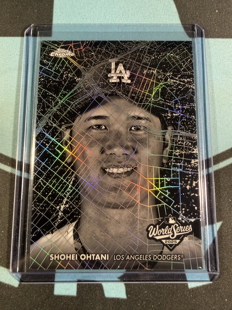 rivalryrips's tweet photo. The Ohtani heater continues #ohtani #topps #toppschrome #thehobby #dodgers https://t.co/y36r00vqbI
