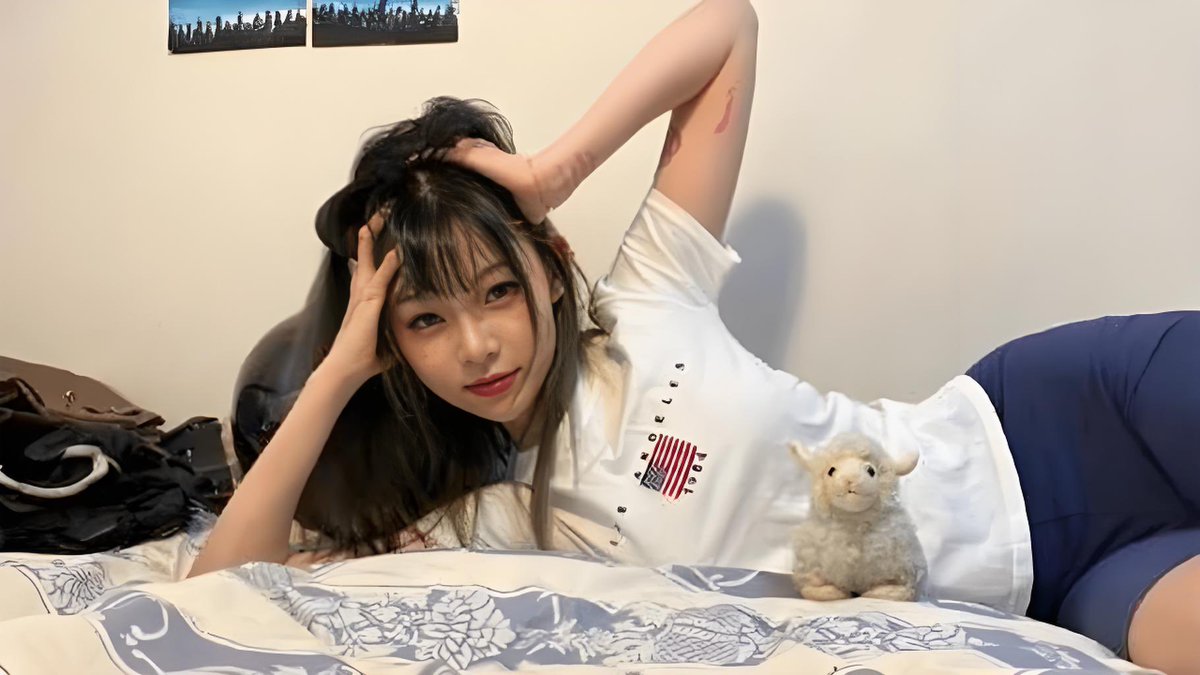 1094739811's tweet photo. 我越来越觉得，现在互联网讨论的已经不是事件本身了。

痞幼因为副驾没系安全带上了热搜。

放在几年前，这种事可能连新闻都算不上。

现在却能引发全网讨论。

我倒觉得，这未必是坏事。

至少说明大家对交通安全越来越重视了。

你觉得，这是网友太较真，还是社会真的进步了？ https://t.co/z7vObEkTjj