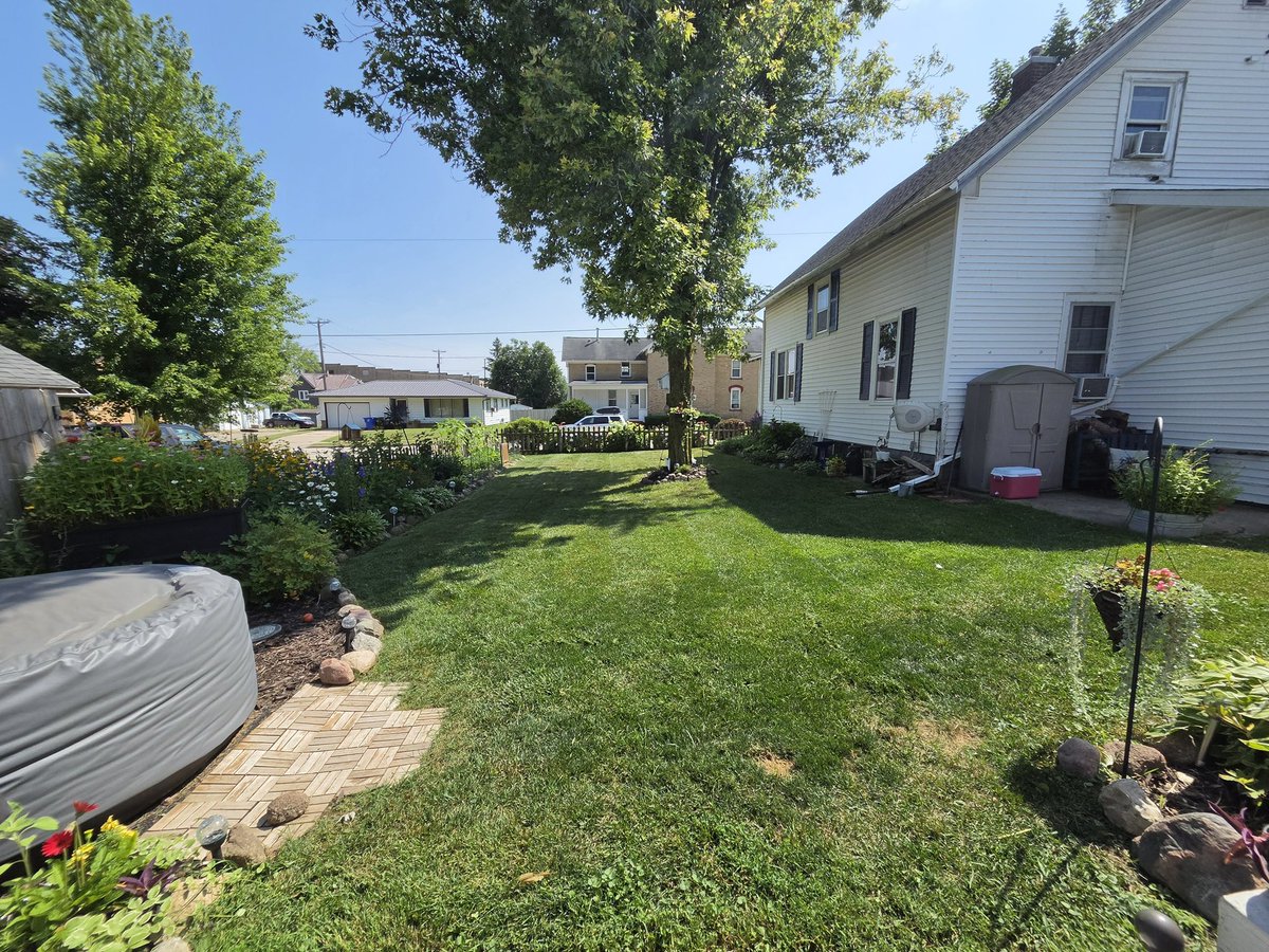 iamrodneysmith's tweet photo. It gives me great pride to announce that Leo of Bonduel , Wisconsin,who is taking part in our 50 yard challenge has officially submitted his 50th lawn , completing our 50 yard challenge ! I will be hitting the road in the next few weeks to head to Idaho  to deliver him his brand new lawn equipment . Congratulations again, Leo..