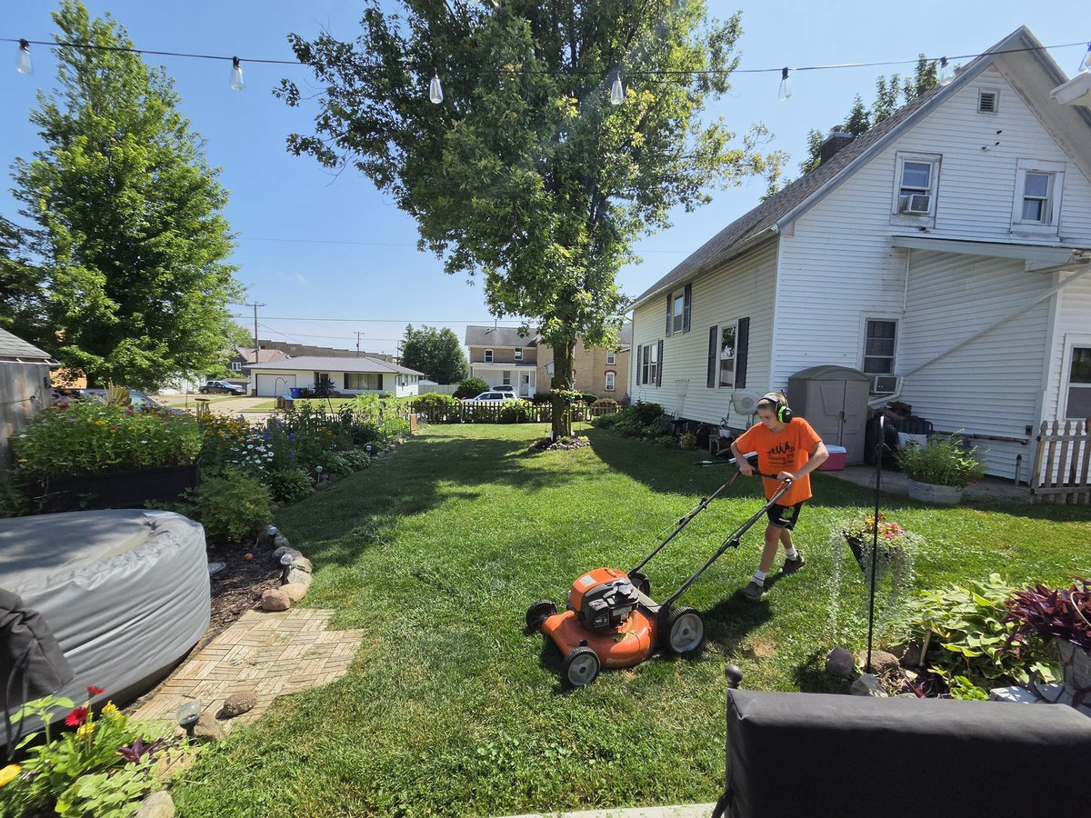 iamrodneysmith's tweet photo. It gives me great pride to announce that Leo of Bonduel , Wisconsin,who is taking part in our 50 yard challenge has officially submitted his 50th lawn , completing our 50 yard challenge ! I will be hitting the road in the next few weeks to head to Idaho  to deliver him his brand new lawn equipment . Congratulations again, Leo..
