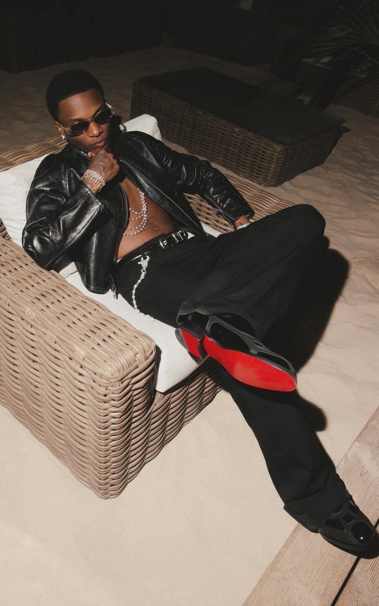 MusiqFro's tweet photo. 🚨 Wizkid becomes the first ever artist to occupy the top four spots on the NG iTunes Top Albums chart. 🇳🇬👏🏾

Sitting pretty. https://t.co/RJCEr7I7Z1