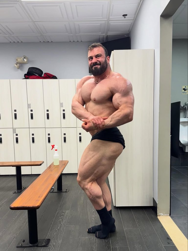 coachjack77's tweet photo. Bodyweight still hanging around the low 260s. Time to finish out this push before we pull back on things for a bit and then we got one more big push before prep. I’m thinking 280 or bust! 🐷

#explorepage #page #bodybuilding #fitness #gym #hardcore

https://t.co/7Ebln0MpTC https://t.co/DqrPiYEjVI