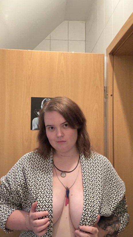 RubyParkers8's tweet photo. Do you actually find this body type attractive? https://t.co/mEX0dgXl4T