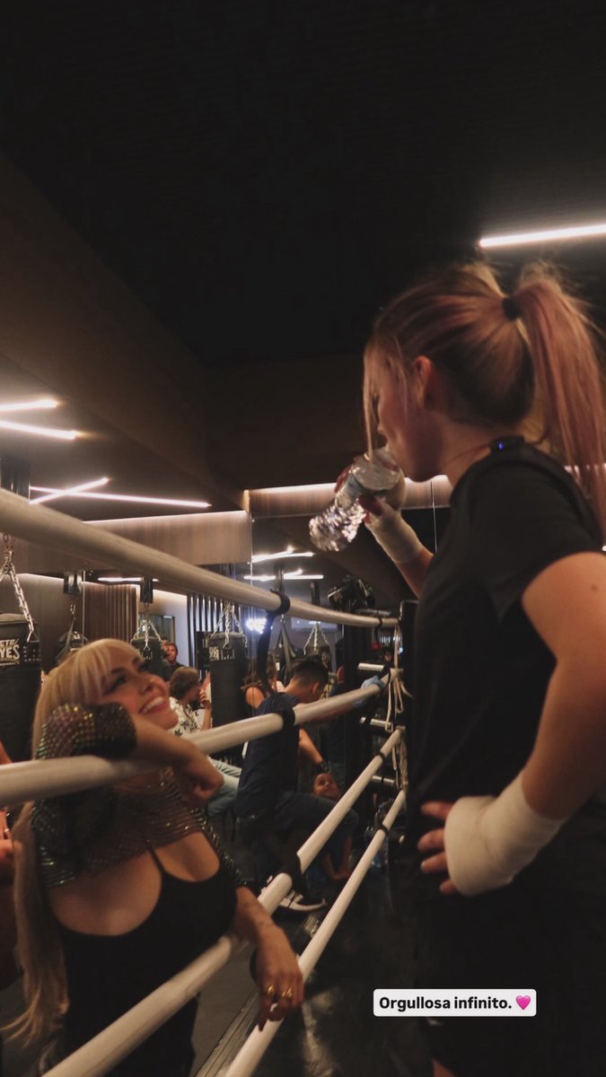 YareexAri30's tweet photo. “24/7 PARA TI 💘” https://t.co/o6ExMyw07S