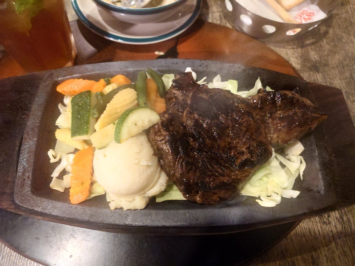 darknessharuka's tweet photo. 生きてます！最近はゴッチリとステーキを食べるなどしてしっかり生きてます！
（南インドは牛肉を食べることが出来る） https://t.co/Fn2sukgySS