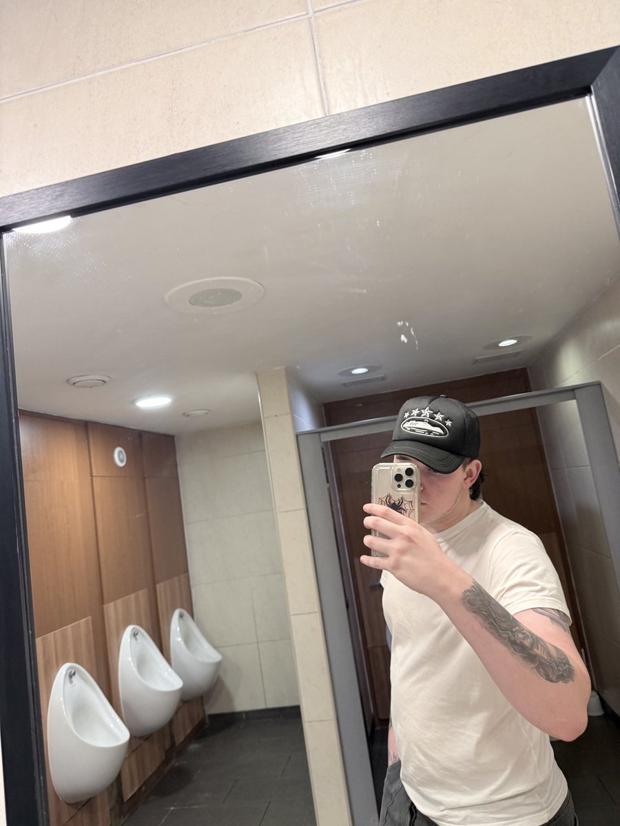 devilwears999's tweet photo. Introducing myself (I'm new here)

•22

•UK

•love sluts

•music is therapy

•16 Tattoos

•Looking For Moots
 
•adhd

•I will constantly bother you 

#nsfwtwtًً #nsfwtwtًً #nsfwtwtUK #nsfwㅤㅤ #whitemen https://t.co/SFFkJ08cu8
