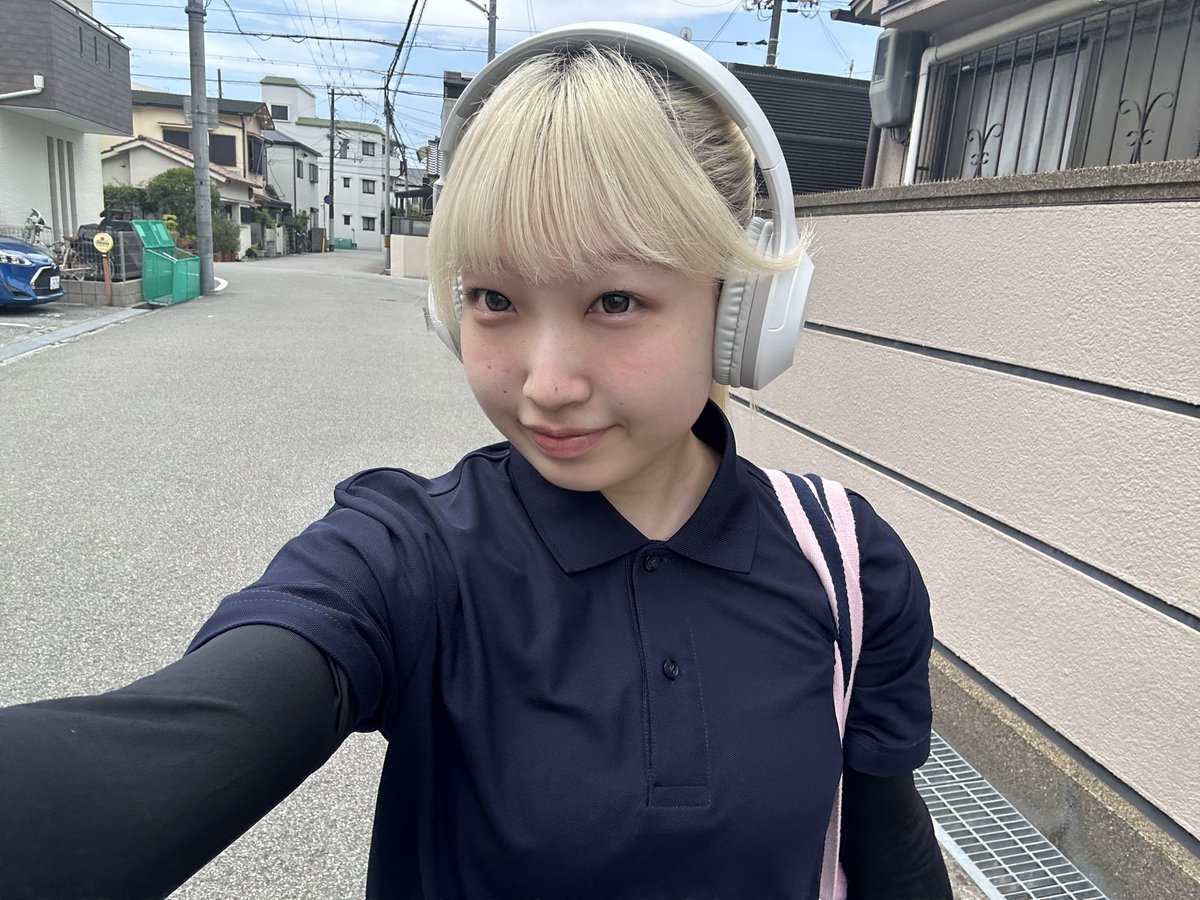 ayu__822's tweet photo. バイトに行ってきます🫡
ヘッドフォンつけると気分上がる🎶💖 https://t.co/F5ubSrpNUn
